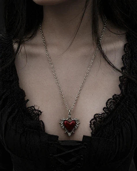 Gotik Kırmızı Kalp Kolye Gümüş Renk Zincir Unisex Vintage Tasarım ürün görseli 1