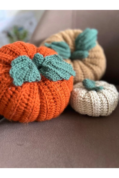 Patiska Tasarım El Yapımı Örgü Balkabağı Dekoratif 3'lü Yastık – Halloween Temalı, Boncuk Elyaf Dolgulu ürün görseli 1