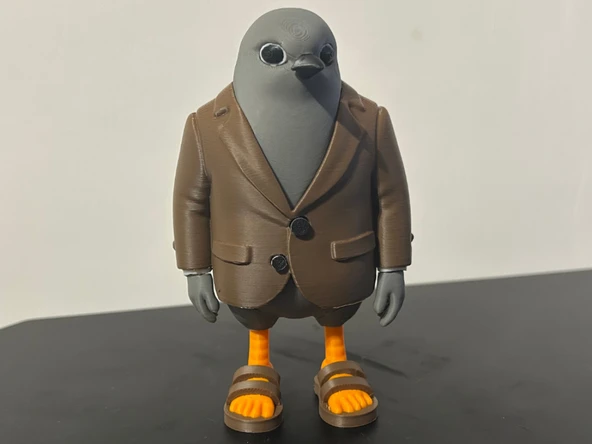 3D Baskı Pigeon in Suit - Kahverengi Ceketli ve Sandaletli Güvercin - Absürt Ofis Dekoru ürün görseli 1