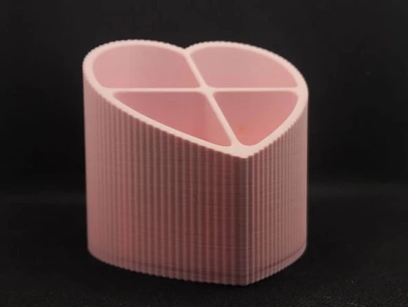Kalp Organizer Kalemlik – 3D Baskı Çok Bölmeli Masa Düzenleyici (Cute Dekor) ürün görseli 1
