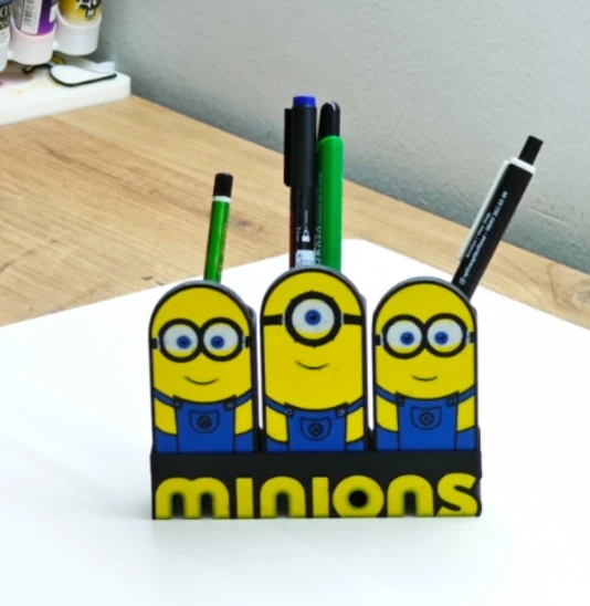 Minions Tasarımlı Neşeli Masaüstü Kalemlik - Sevimli Karakterler Ofis Organizeri ürün görseli 1