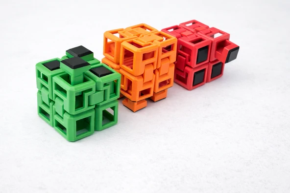 3D Baskı Infinity Cube – Katlanabilir Zeka Oyuncağı – Stres Giderici Masa Oyuncağı ürün görseli 1