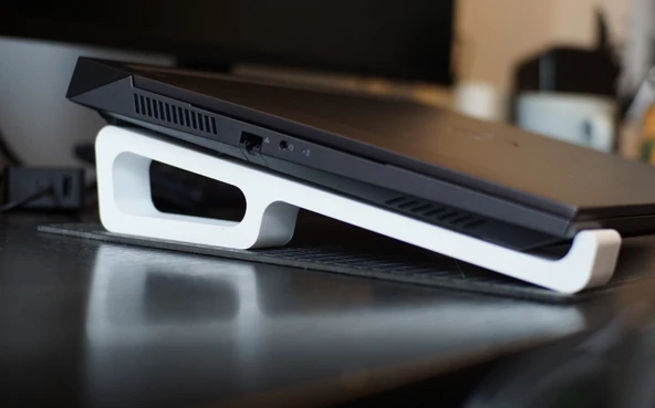 Laptop Standı - Minimalist Tasarım, Taşınabilir Dizüstü Bilgisayar Yükseltici ürün görseli 1