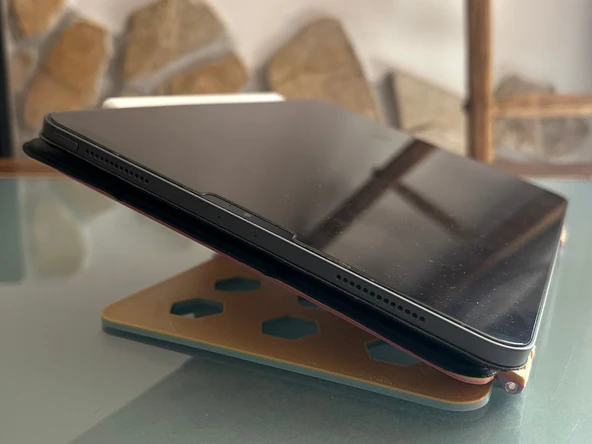 Katlanabilir Ergonomik Tablet ve Laptop Standı - Altıgen Desenli 3D Baskı Taşınabilir Tutucu ürün görseli 1