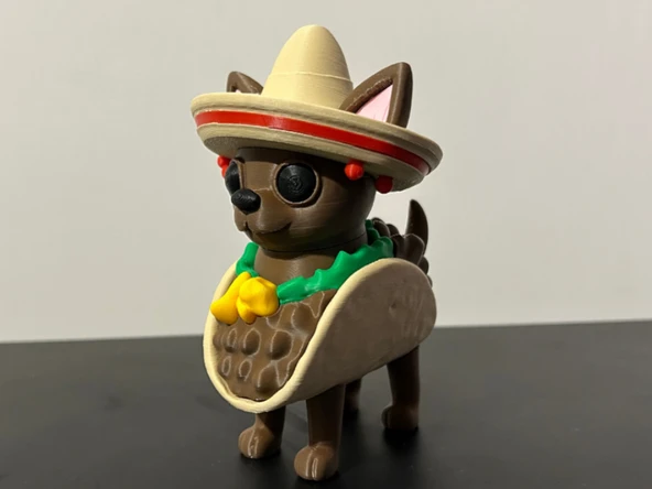Taco Chihuahua Figürü - 3D Yazıcı Tasarım Sombrero Takan Köpek - Meksika Temalı Biblo ürün görseli 1