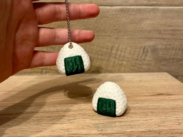Onigiri Tasarım Anahtarlık - 3D Yazıcı Japon Pirinç Topu Figür - Anime Severlere Hediye ürün görseli 1