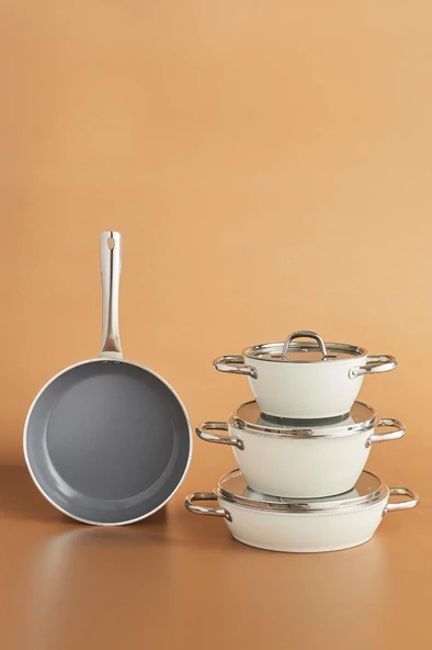 x Refika Swiss Crystal Metal Kulplu 0 Yağ İle Yanmaz Yapışmaz 7 Parça Tencere ve Tava Seti ürün görseli 1