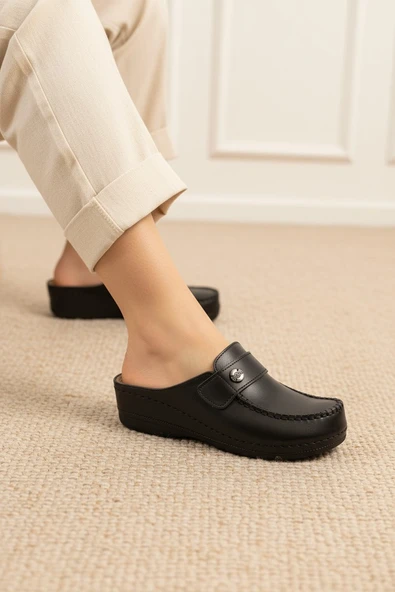 Enoch Kadın Tam Kapalı Burunlu Loafer Model Metal Amblem Detaylı Anatomik Comfort Terlik ürün görseli 1