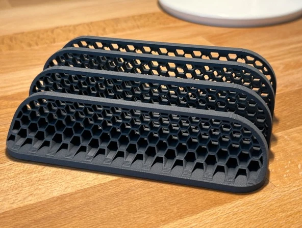 3D Tasarım Petek Dokulu Çoklu Tablet ve Telefon Standı - Modern Masaüstü Düzenleyici ve Cihaz Tutucu ürün görseli 1