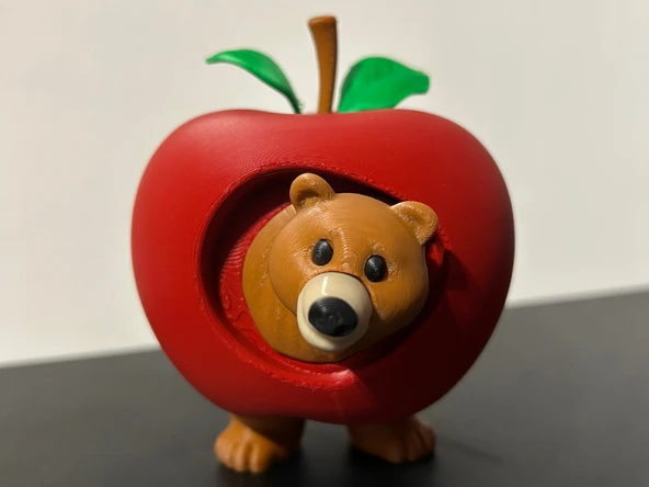 Apple Bear Figürü - 3D Yazıcı Tasarım Elma Ayı Biblosu - Yaratıcı Masaüstü Aksesuarı ürün görseli 1