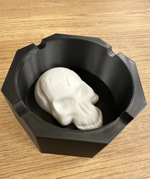 Gotik Tasarım Kurukafa Figürlü Küllük - 3D Baskı Dekoratif Siyah ve Beyaz Masa Üstü Aksesuarı ürün görseli 1