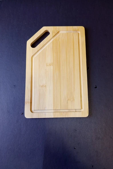 Fonksiyonel ve Estetik: Orta Boy Bambu Doğrama & Sunum Tahtası 28x18 cm ürün görseli 1