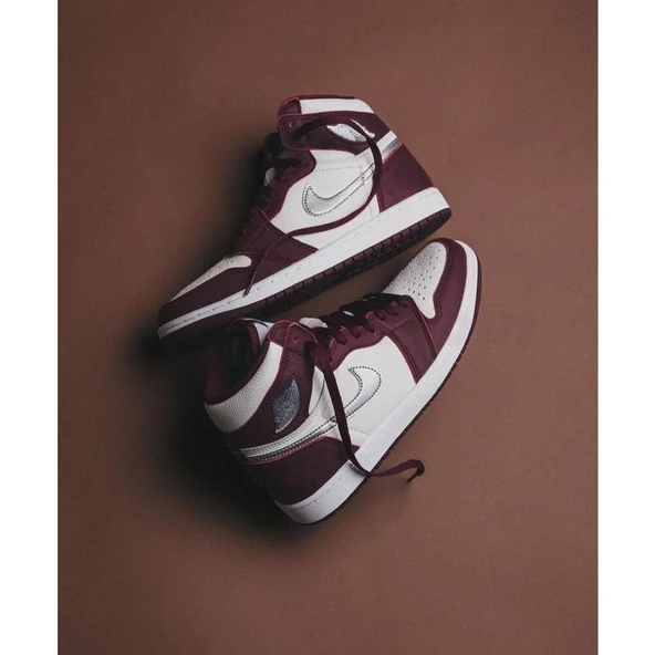 PTTAVM: NIKE AIR JORDAN 1 RETRO HIGH OG BORDEAUX