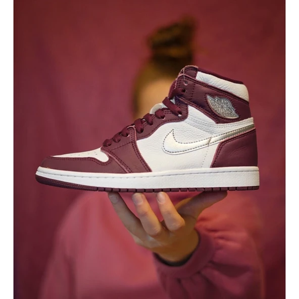 PTTAVM: NIKE AIR JORDAN 1 RETRO HIGH OG BORDEAUX