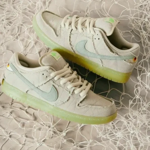 PTTAVM: NIKE SB DUNK LOW MUMMY
