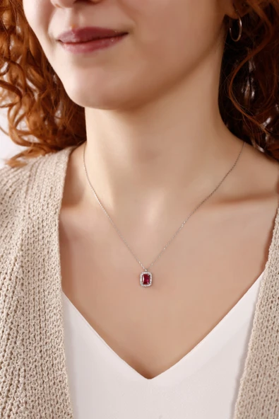 Lia Berto Kırmızı Baget Taşlı 925 Ayar Gümüş Kolye ürün görseli 1