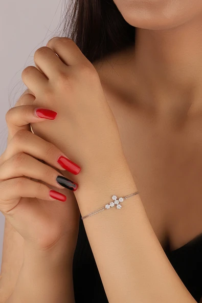 Lia Berto Kadın Zirkon Taşlı Haç Model 925 Ayar Gümüş Bileklik ürün görseli 1