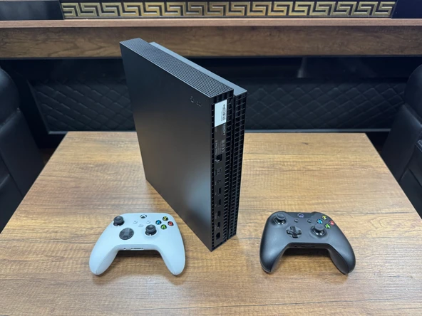 PTTAVM: Microsoft Xbox One X Çift Kol Oyun Konsolu (İKİNCİ EL)