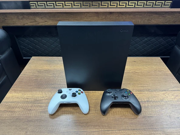 PTTAVM: Microsoft Xbox One X Çift Kol Oyun Konsolu (İKİNCİ EL)
