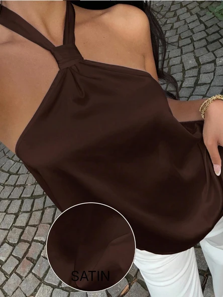 Kadın Kahverengi Saten Boyundan Bağlamalı Halter Yaka Bluz ürün görseli 1