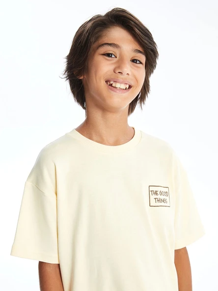 LCW Kids Bej Bisiklet Yaka Oversize Tok Kumaş Erkek Çocuk Tişört ürün görseli 1
