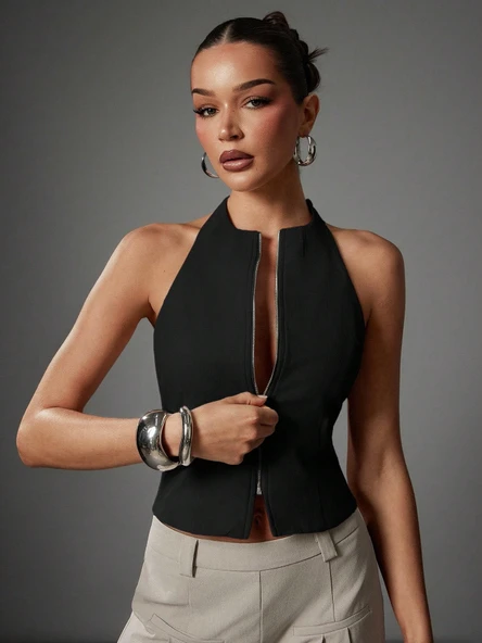 Kadın Siyah Fermuarlı Halter Yaka Atlas Kumaş Bluz Şık & Modern Fit ürün görseli 1