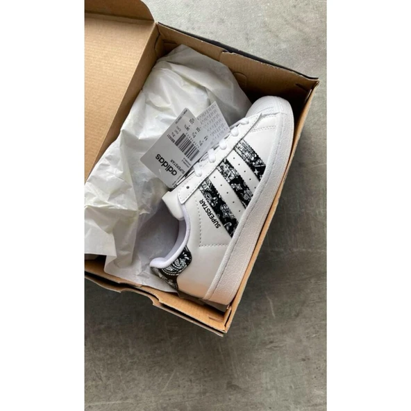 Adidas Süperstar “Rugan Design” ürün görseli 1