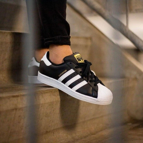 Adidas Süperstar “Core Black” ürün görseli 1