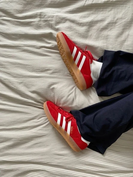 Adidas Gazelle “ Red” ürün görseli 1