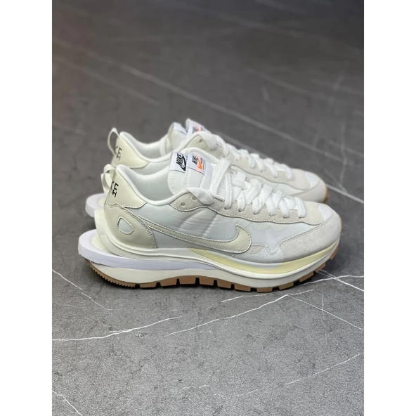 Nike Sacai White ürün görseli 1
