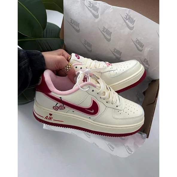 Nike Airforce Low “ Valentines Day '' ürün görseli 1