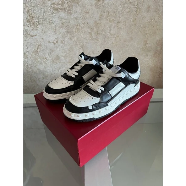 Valentino Rockstud Black VLTN ürün görseli 1