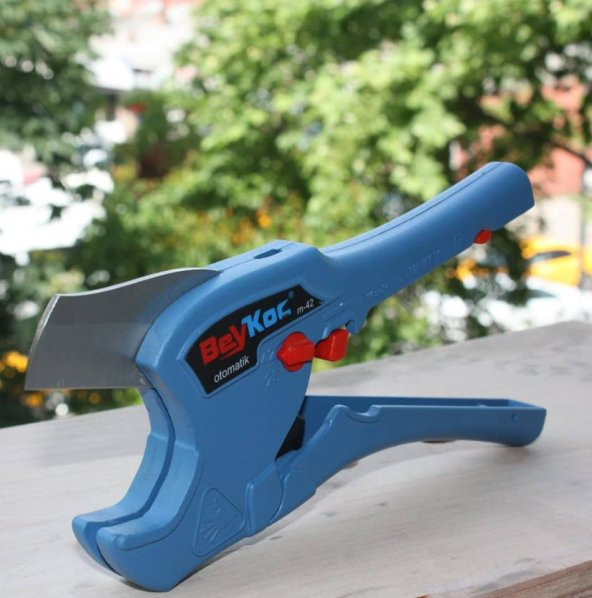 Beykoç Tam Otomatik Plastik Boru Kesme Makası 42mm MCO-42 ürün görseli 1