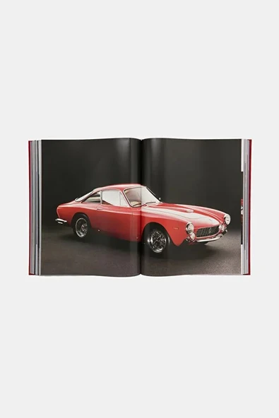 TENEUES The Ferrari Book - Resim 4