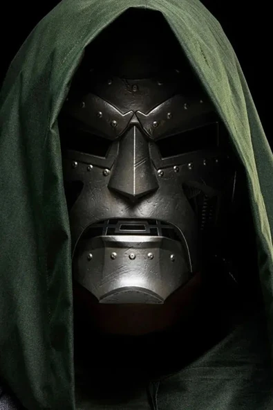 HASBRO Marvel Legends Doctor Doom Roleplay Kask - Resim 2