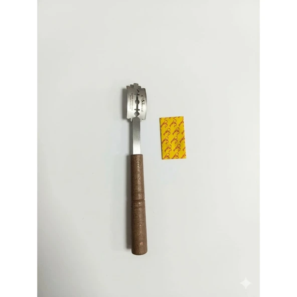 Hamur Çizik Jileti | Ahşap Saplı Ekmek Kesme Jileti (Yedek Jiletli) ürün görseli 1