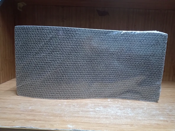 KEDİ KARTON TIRMALAMA 43X20 CM (KEDİ OTU HEDİYELİ) ürün görseli 1