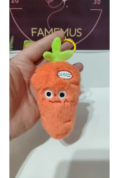 FAMEMUS ACCESSORY Lüsk Kaliteli Havuç Çıngıralıklı ve Sesli Anahtarlık 13 cm ürün görseli 1