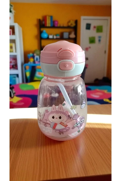 FAMEMUS ACCESSORY Labubu İpli Pipetli Tombul Model Kaliteli Matara Suluk ürün görseli 1