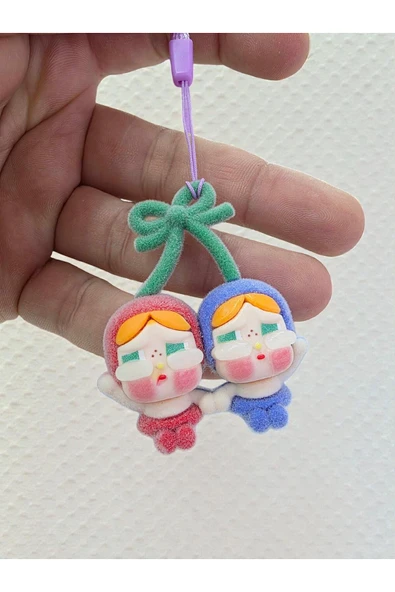 FAMEMUS ACCESSORY Crybaby 2li Süpriz kutu ve poşette modeller süpriz çıkar kokulu Anahtarlık miniktir 5,5cm 1adet ürün görseli 1