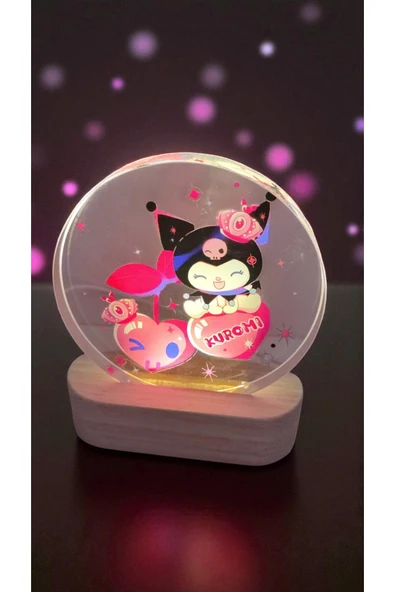 FAMEMUS ACCESSORY Kuromi Işıklı Çok Şık Hediyelik biblo ürün boyut:15 cm(USB kablolu takılı çalışır) ürün görseli 1