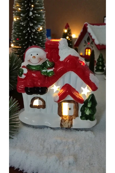 FAMEMUS ACCESSORY Yılbaşı Süs Ev Modelli Işıklı ve Çam şeklinde Biblo Ürün boyut 13*12cm ürün görseli 1