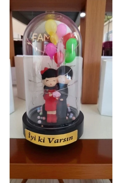 FAMEMUS ACCESSORY İyiki Varsın Balonlu Biblolu Fanus Led Işıklı Boyut 20 cm ürün görseli 1