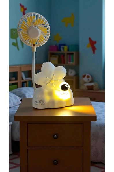 FAMEMUS ACCESSORY Astronot Masa Üzeri Hem Gece Lambası Hem Fan 22 cm ürün görseli 1