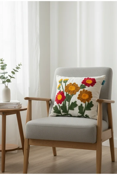 Rolivs İşlemeli Çiçek Bahçesi Dekoratif Kırlent 47x47 cm Fermuarlı Yıkanabilir (NK2608) ürün görseli 1