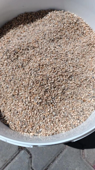 Aqua Boutique 1 Kg Akvaryum Dere Kumu 2,5 MM ürün görseli 1
