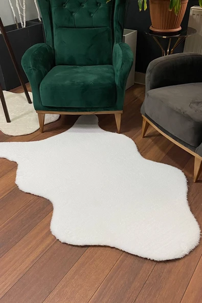 Beyaz Renkli Yumuşak Yüzeyli Kaydırmaz Post Peluş Halı 90 X 150 ürün görseli 1