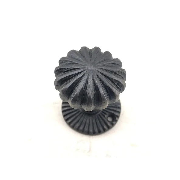 Antika Tarz Dekoratif Pirinç Açarlı Kapı Babası - 50mm, Oksit ürün görseli 1