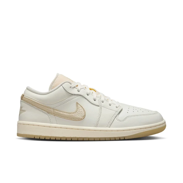 Air Jordan 1 Low SE ürün görseli 1
