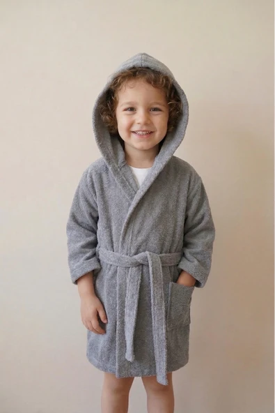 Motif Mağaza *İHRAÇ FAZLASI* %100 Pamuk Kapüşonlu Cepli Unisex Çocuk Bornozu -Hafif Kusurludur-  Gri 5-6 Yaş ürün görseli 1